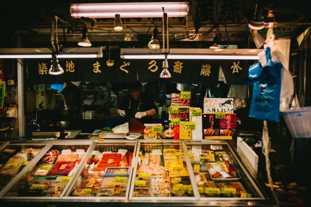 Tsukiji Outer Market Food Tour in Tsukiji, Tokyo