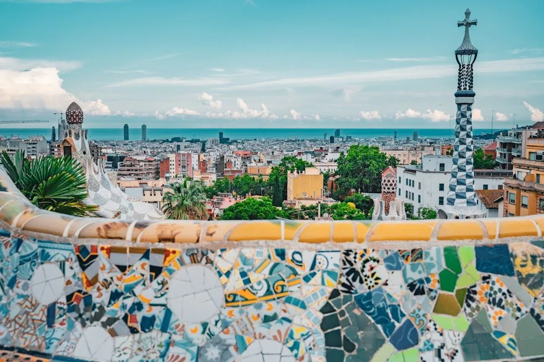 Barcelona Alone: What Is Better Without Company