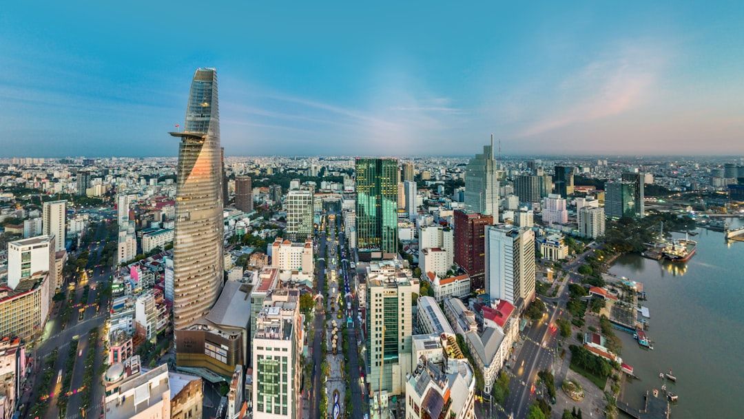 Vietnam Alone: The Route Everyone Follows